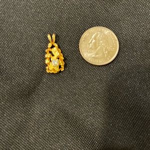 14kt gold nuggets diamond pendant